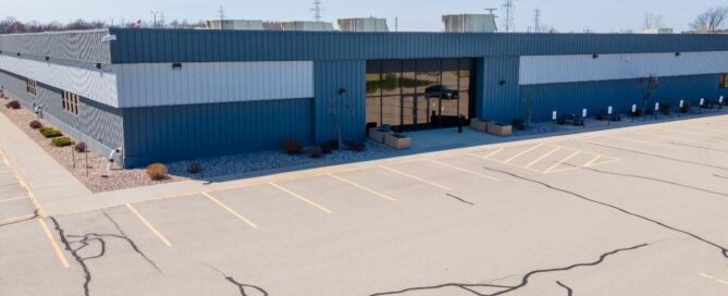 2225 American Dr | Menasha