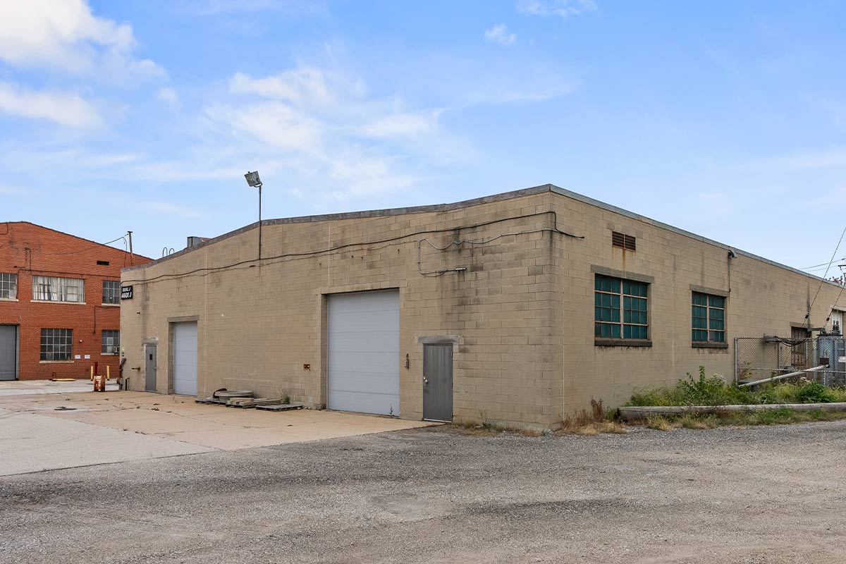 4601 W Greenfield Ave, Bldg J