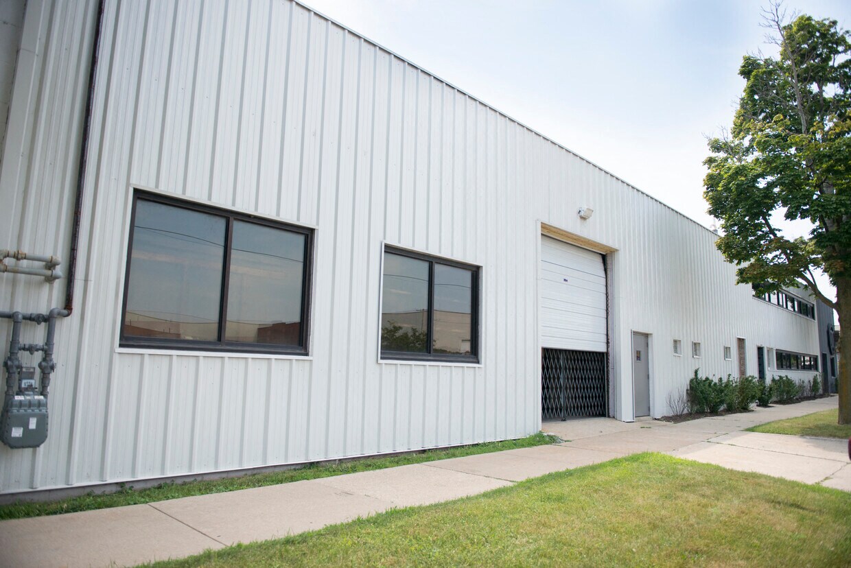 3866-3868 N. Fratney St