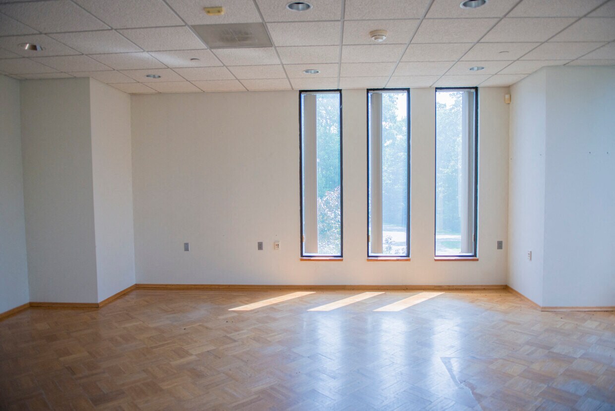 1 Apollo Dr