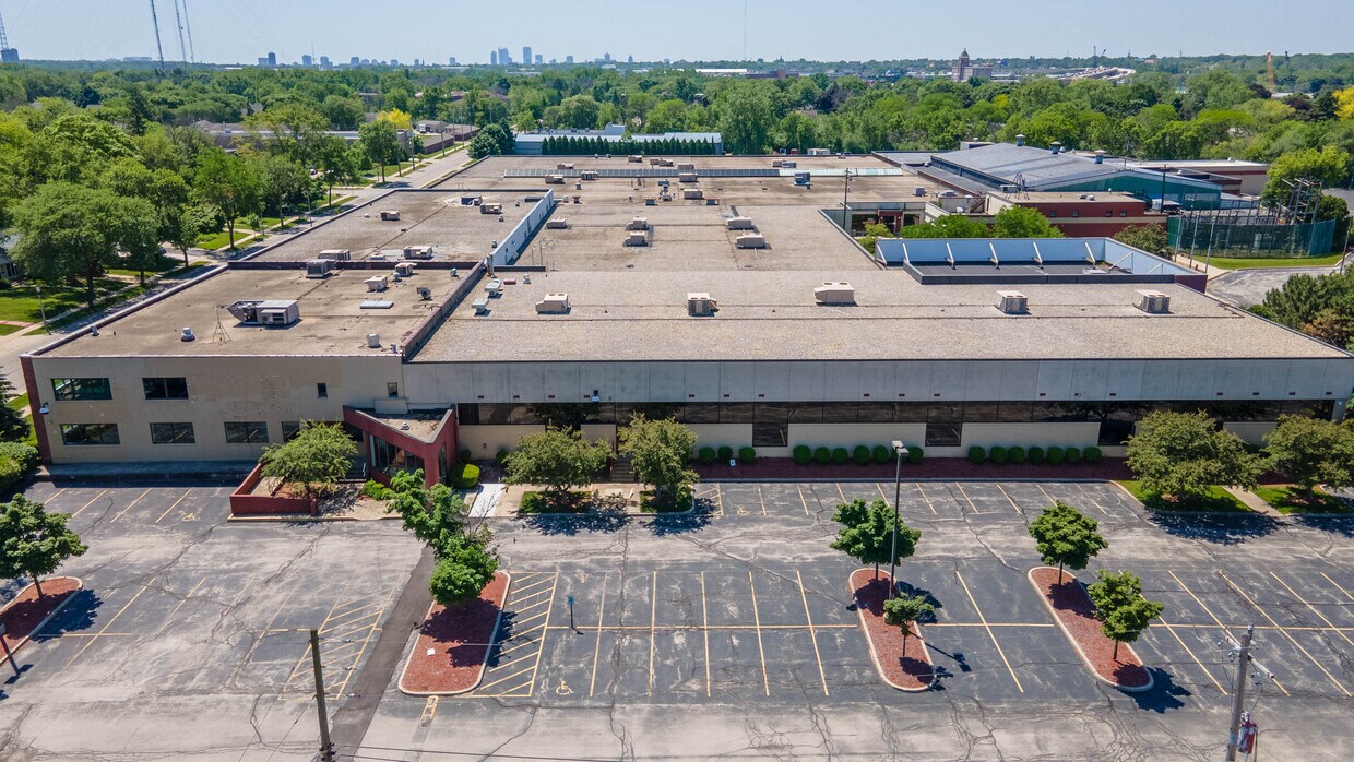 5055 N. Lydell Ave