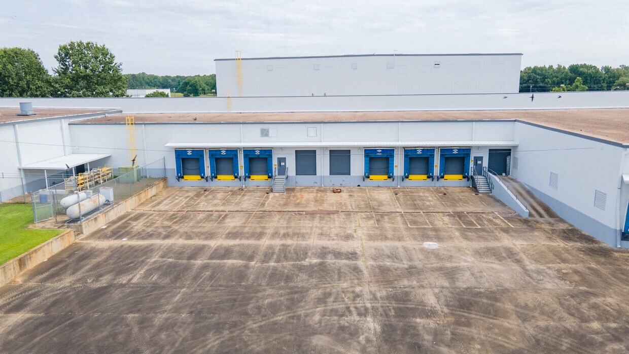 3145 Elmore Road