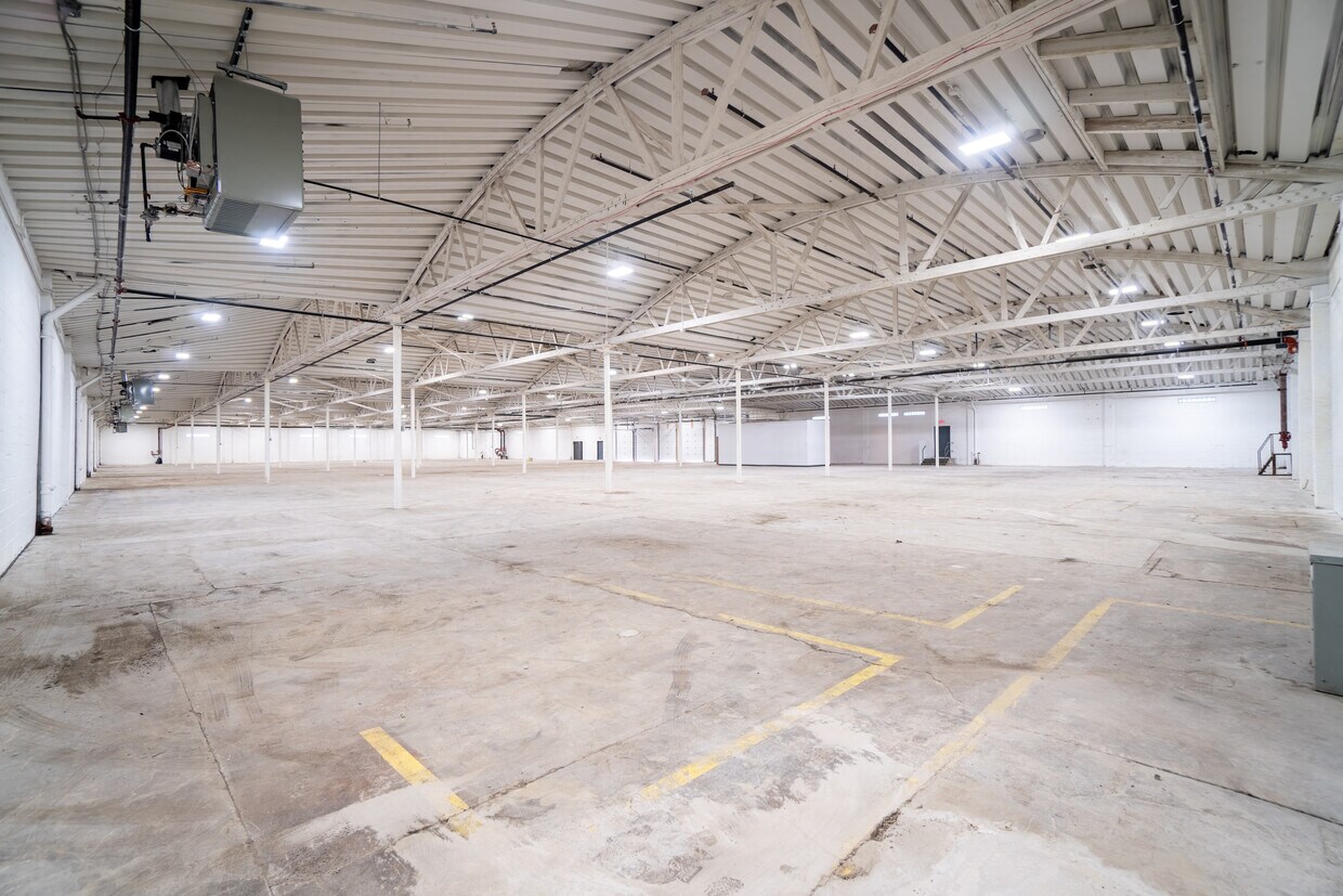 5400 N. Teutonia Ave