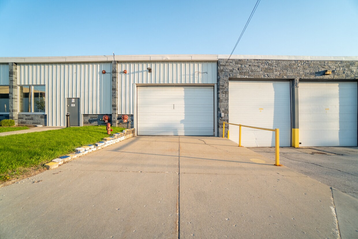 4801 W. Woolworth Ave
